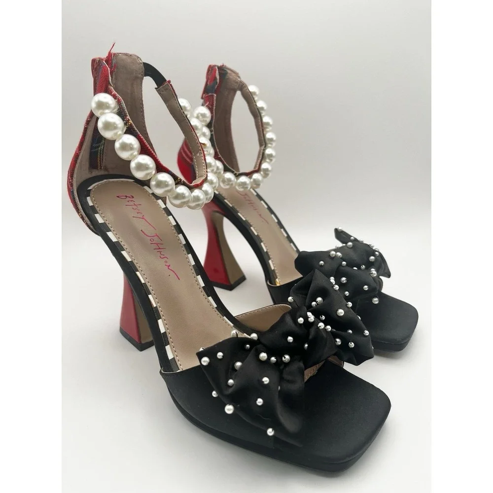 Betsy Johnson Pearl Strap Flared Heel Pumps Women's Shoes Size 8.5